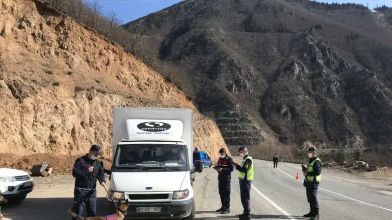 Türkiye Genelinde Düzensiz Göçmen Operasyonu
