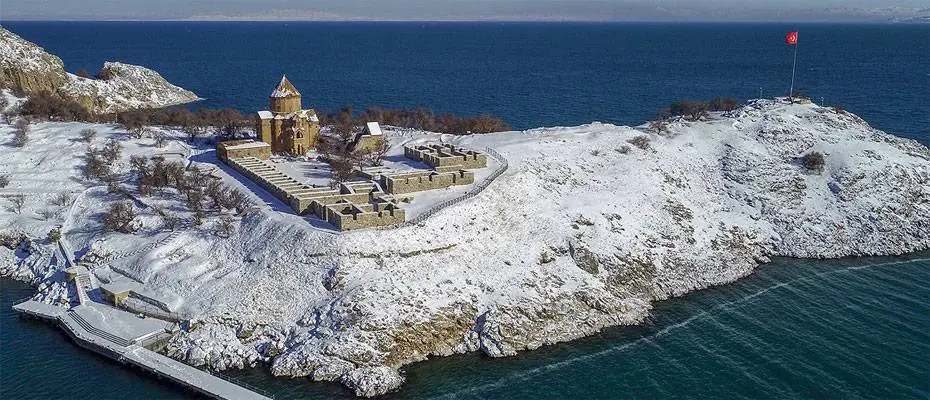 Akdamar Adası'nı ilk 3 ayda 15 bin turist ziyaret etti