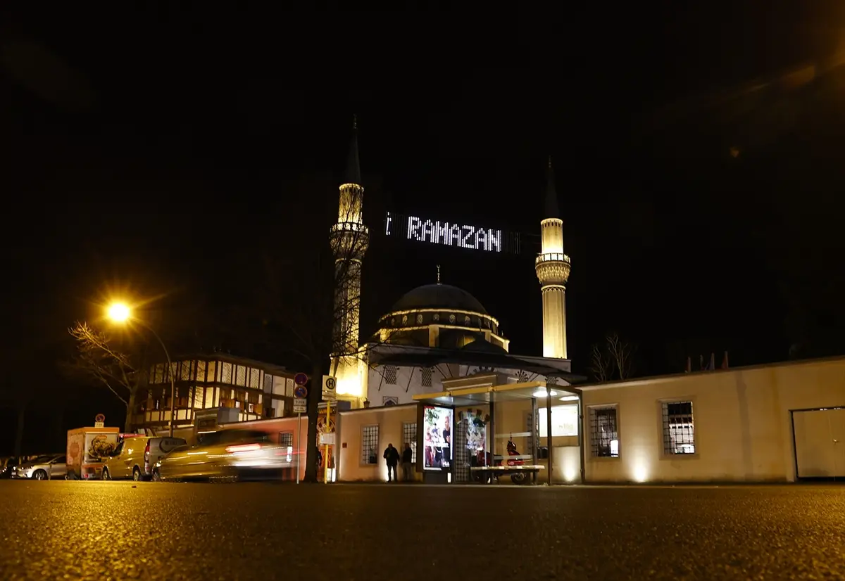 Berlin Şehitlik Camii'nde ramazan ayının ilk teravih namazı