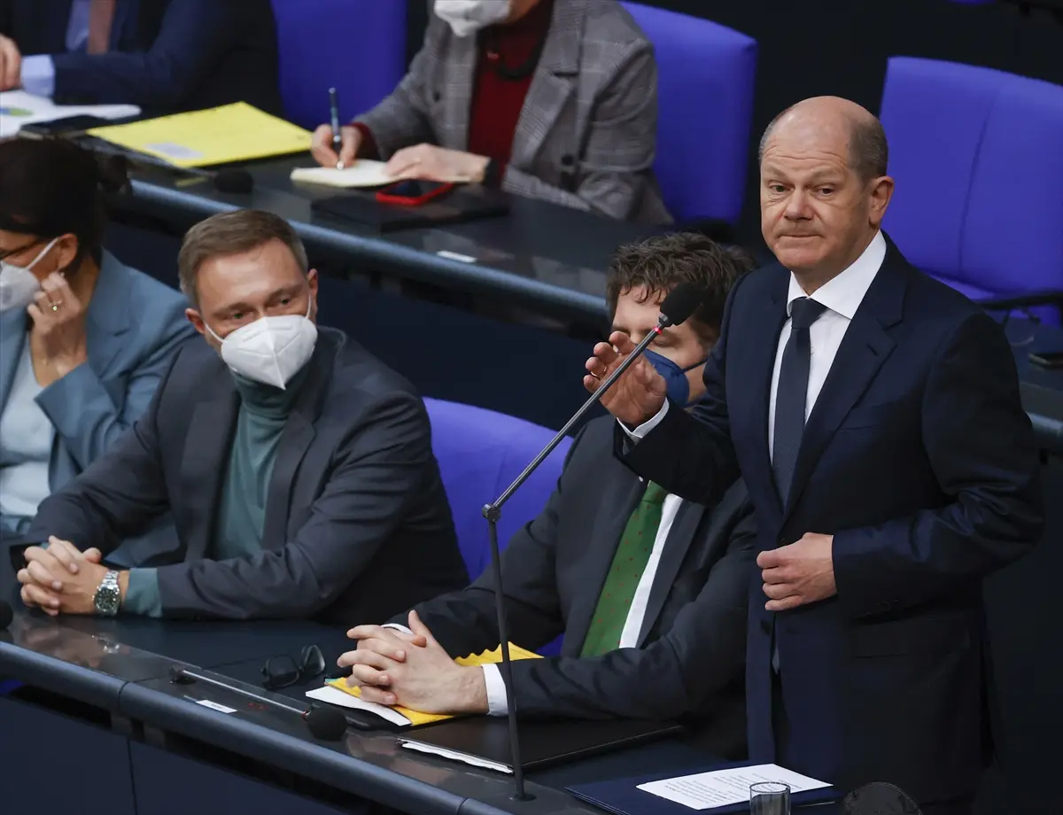 Scholz: Rusya'nın savaşı kazanmaması hedefimiz olarak kalmalı