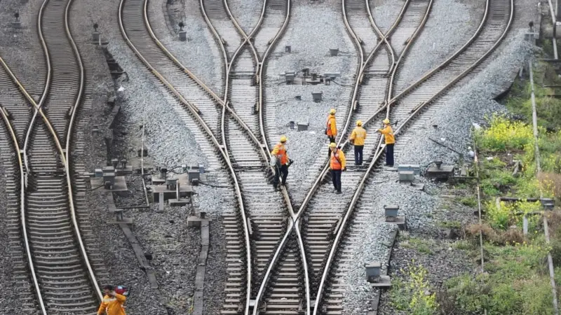 Çin'in Avrupa'ya Giden Tren Yolları Risk Altında
