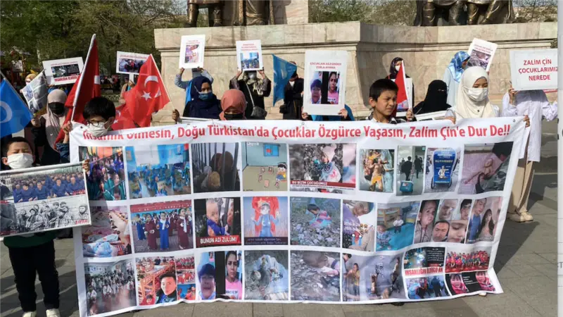 İstanbul'da Uygur Çocukları İçin Protesto