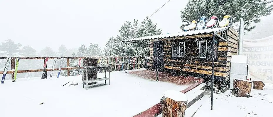 Uludağ'a Nisan ayında kar yağdı