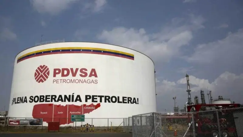Venezuela İran'dan Ham Petrol İthalatına Başlıyor