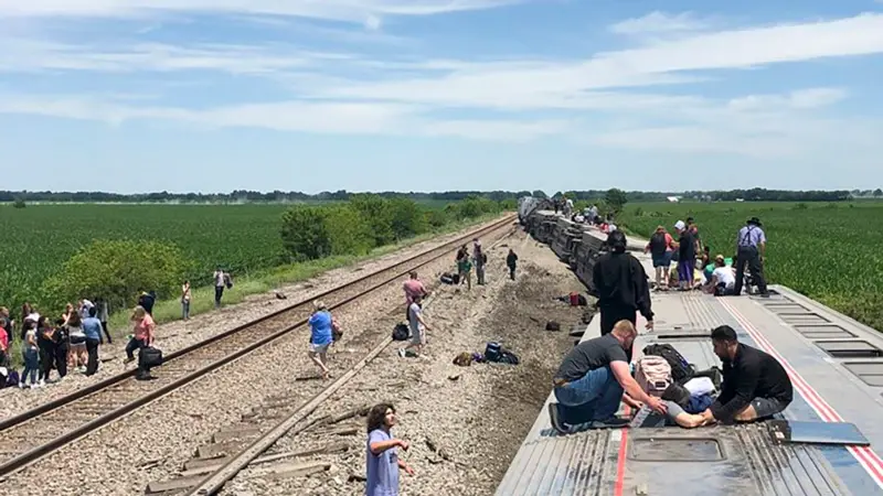 ABD'de Tren Kazasında Ölü ve Yaralılar Var