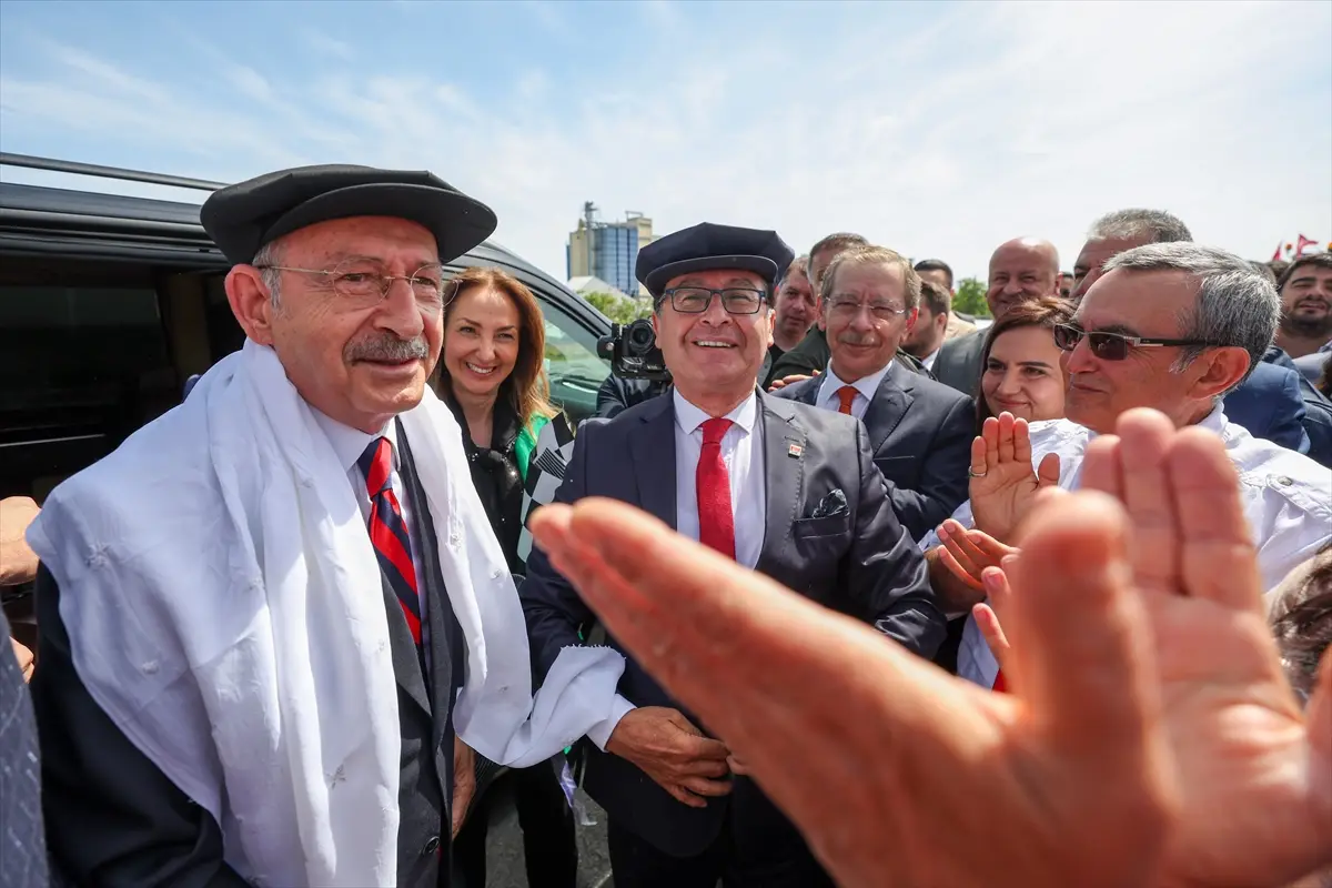 Kılıçdaroğlu, Konya'da kadın çiftçilerle buluştu