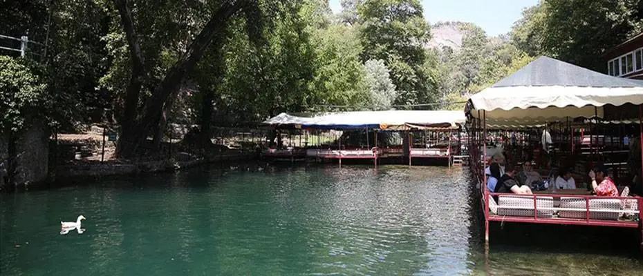 Alanya'nın doğal güzelliği Dim Çayı ziyaretçilerini yaz sıcaklığında serinletiyor
