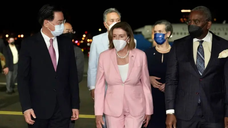 Pelosi Çin'in Tepkisine Rağmen Tayvan'da