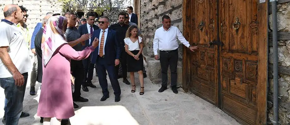Antalya'nın özgün mimarisiyle bilinen tarihi 'düğmeli evleri' restore ediliyor