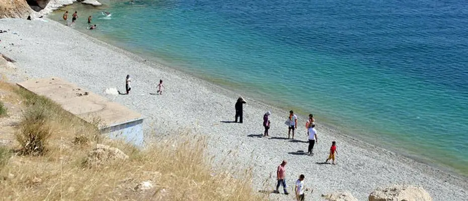 Doğal sit alanı Van Gölü'nün çevresinde temizlik seferberliği başlatılıyor