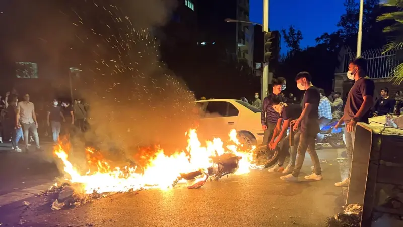 İran'da Hükümet Yanlısı Gösterilerde İnfaz Çağrısı
