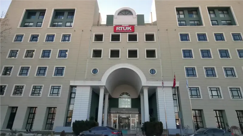 RTÜK'ten LGBTİ+ Karşıtı Kamu Spotu Kararı