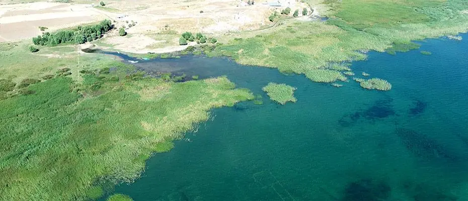 Beyşehir Gölü'nde keşfedilen tarihi yapılar su altı arkeologları tarafından inceleniyor