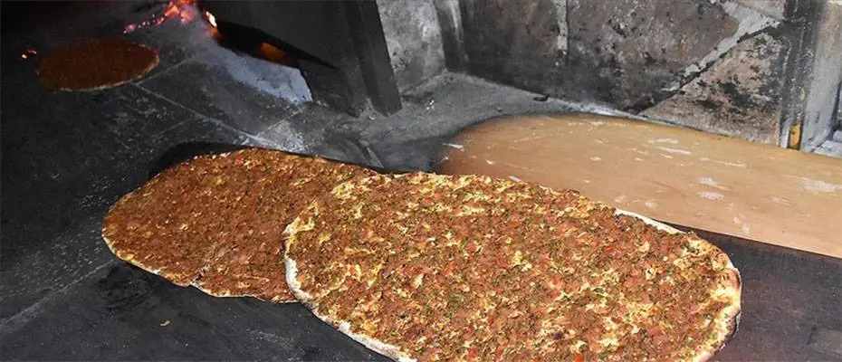 Gaziantep ve Şanlıurfa'nın paylaşamadığı tescilli lezzet: Lahmacun