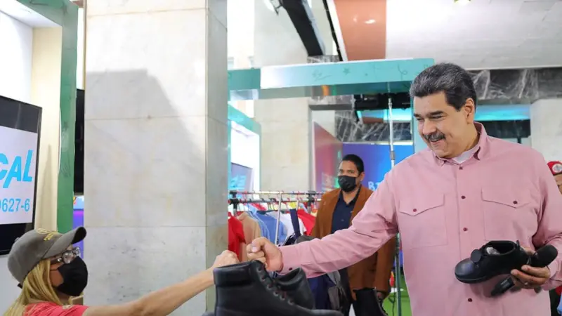 Maduro'dan Öğretmenlere 1 Dolara Ayakkabı