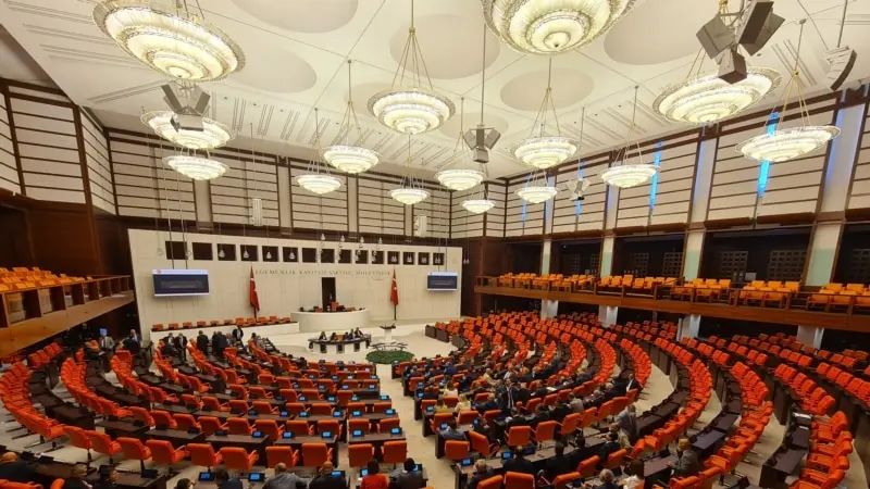 Meclis'te Dezenformasyon Yasa Tasarısı Gerginliği
