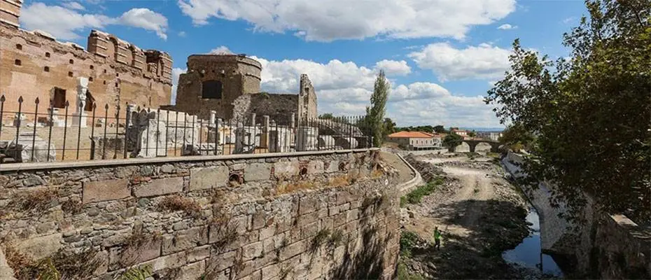Pergamon'un kalbi Selinos Antik Kanalı'nda çalışmalar tamamlanıyor