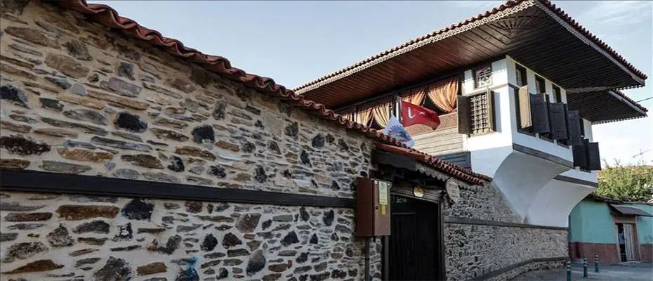 Restore edilen asırlık Kula evleri turizme hizmet ediyor