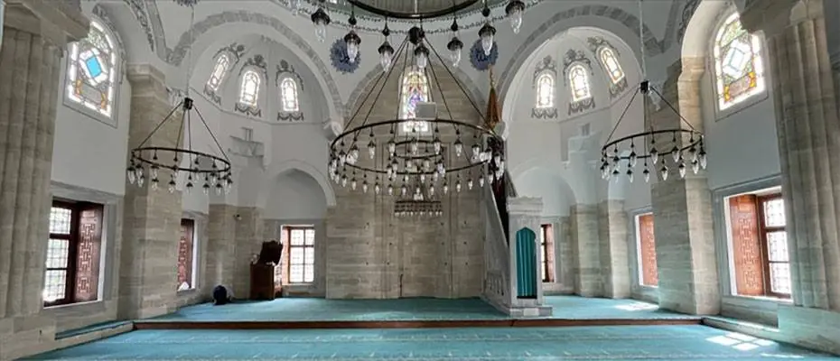 Rüstem Paşa Camisi, döneminin mimari özelliklerini yansıtıyor
