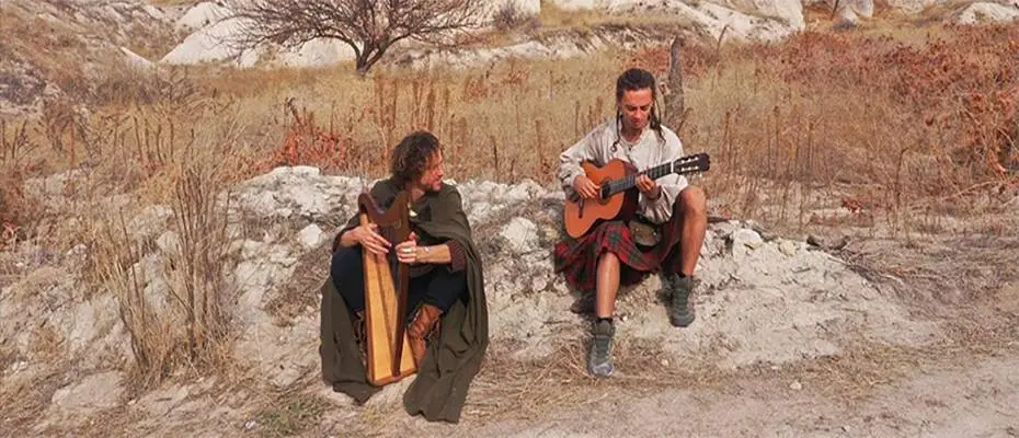 Avrupalı iki gezgin arp ve gitarla Türkiye'yi keşfediyor