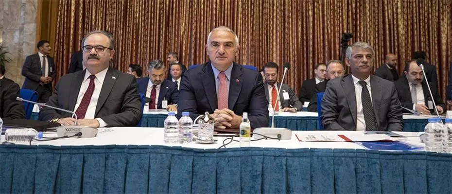 Bakan Ersoy: Ocak-Eylül 2022 döneminde turizm gelirimiz 35 milyar doları aştı
