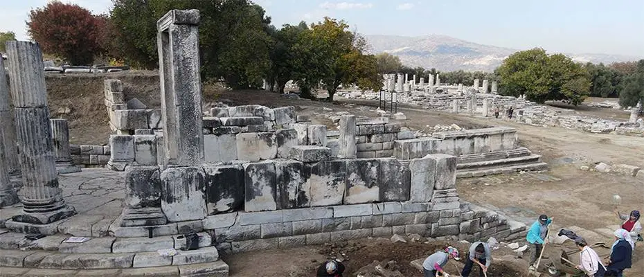Muğla'da Lagina Hekate Kutsal Alanı'nın giriş kapısı restore edildi