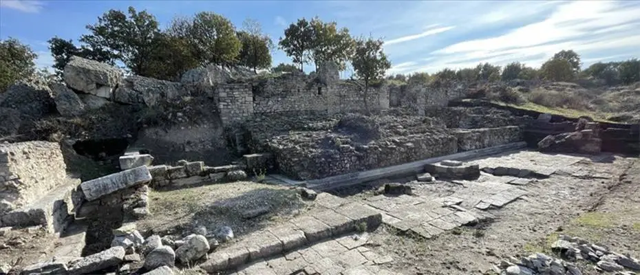Çanakkale'deki antik kentin çok katlı çarşısı gün ışığına çıkarılıyor