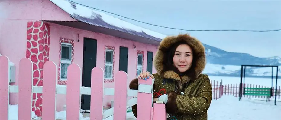 Kazak turizmci, köy köy gezerek ailelere 'turistleri ağırlama' dersleri veriyor