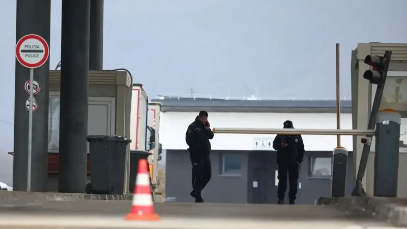 Kosova Sırbistan'la Arasındaki Sınır Geçişlerini Açtı