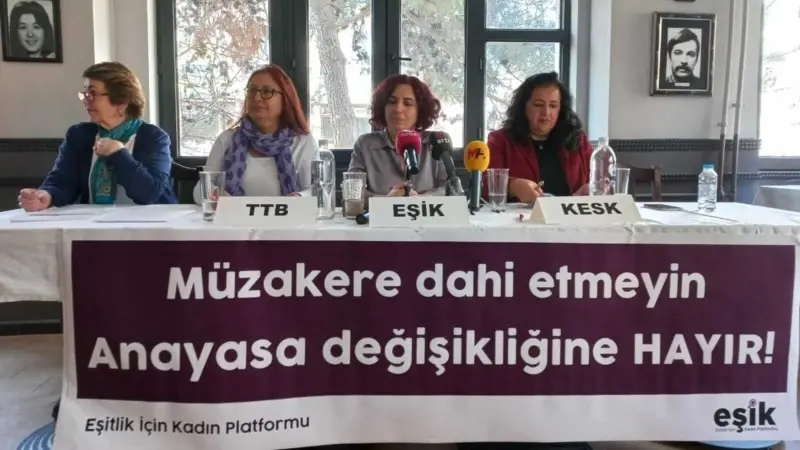 Türkiye’de Anayasa için Gözler Muhalefete Çevrildi