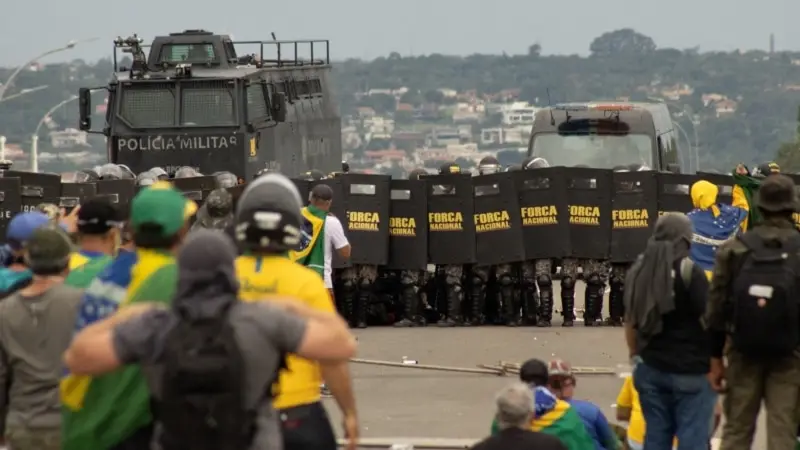 6 Ocak Kongre Saldırısı Kıyaslaması ve “Bolsonaro İade Edilsin” Çağrıları