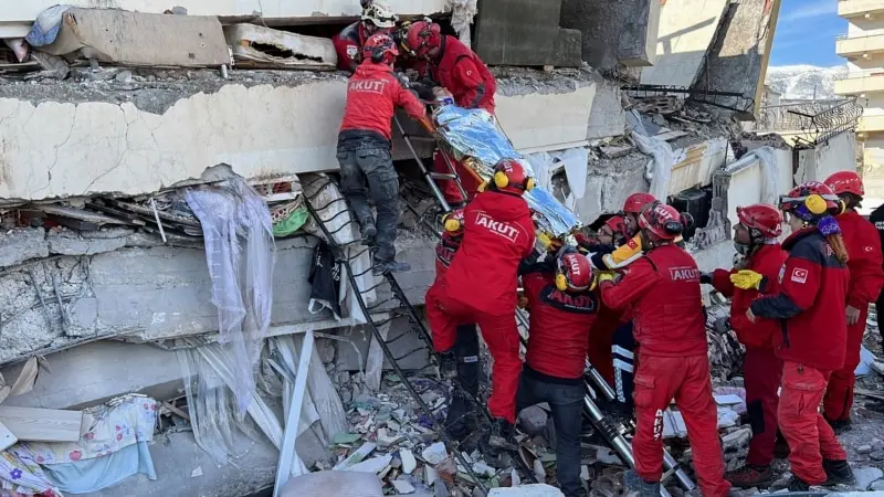 Enkaz Altında Kalanlarda "Crush Sendromu" Tehlikesi