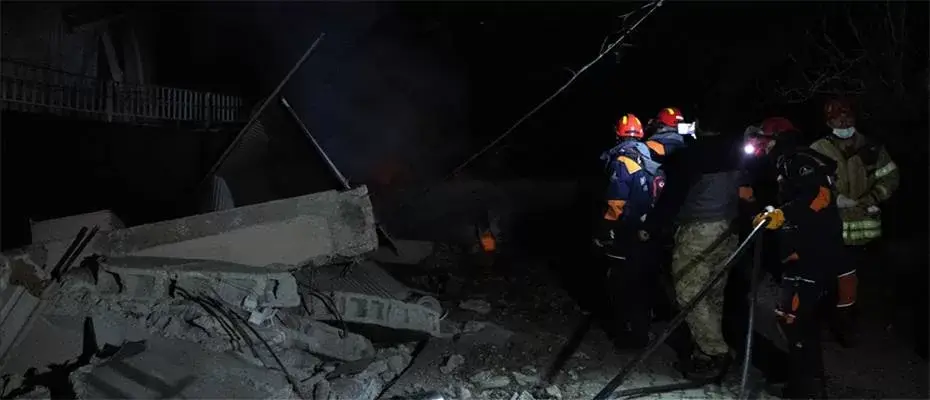 Hatay'daki 6,4 büyüklüğündeki deprem sonrası 32 artçı yaşandı