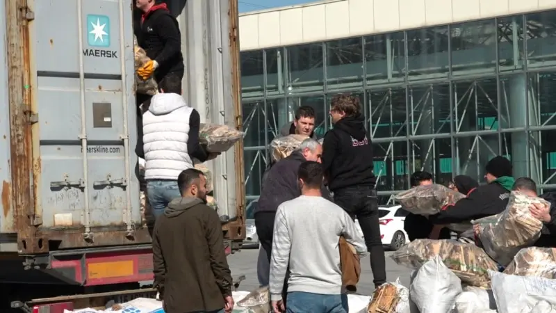 İzmir Depremzedeler İçin Dayanışmada