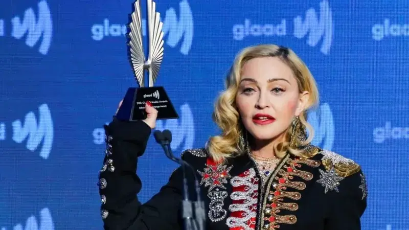 Madonna ve Metallica'dan Deprem Paylaşımları