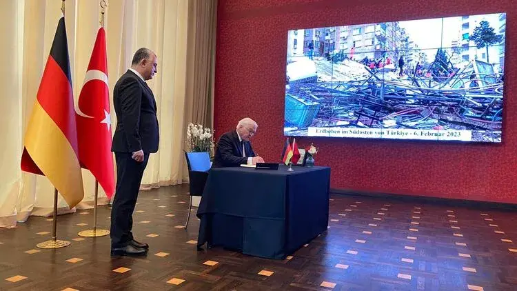 Cumhurbaşkanı Steinmeier taziye defterini imzaladı