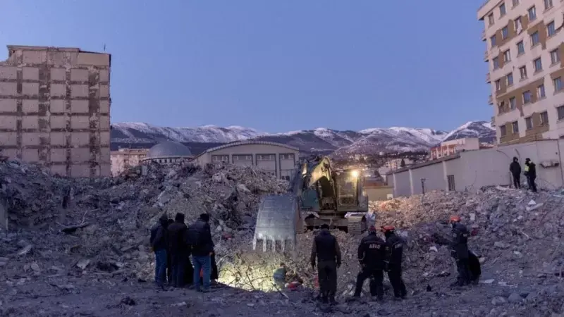“Türkiye’de Depremin Ardından 1,5 Milyon Kişi Evsiz Kaldı. En Az 500 Bin Konut İnşa Edilmeli”