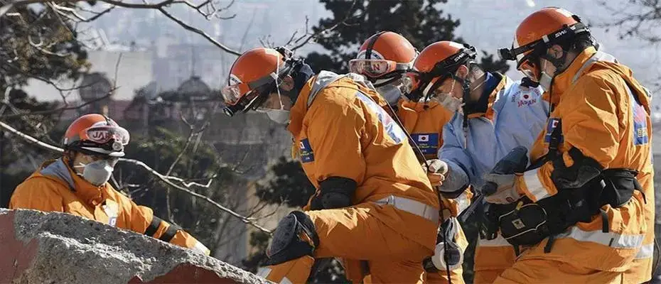 Yabancı arama kurtarma ekiplerinin afet bölgesindeki çalışmaları sürüyor