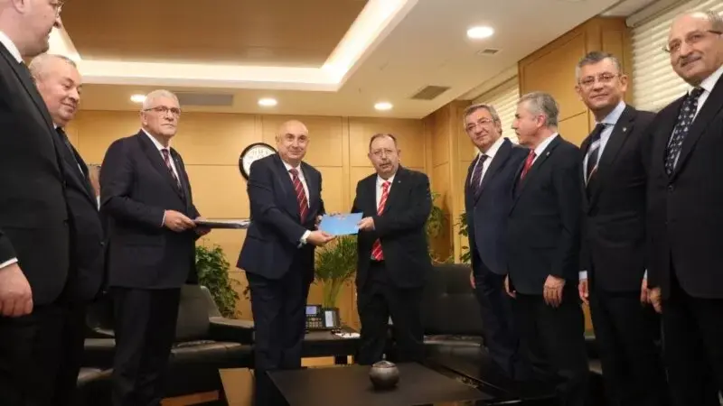 Ankara Siyasetinde İttifak ve Adaylık Hareketliliği