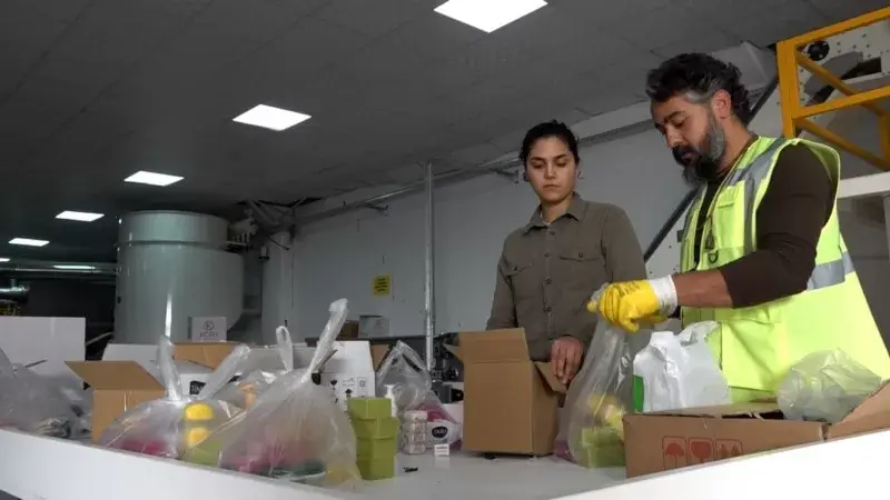 İranlı Belgeselciler Depremzedeler İçin Adıyaman’da