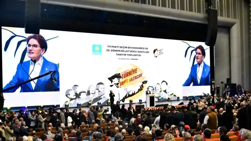 Akşener’den “Erdoğan ve Arkadaşları Yargılanacak” Mesajı