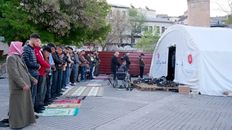 “Ne Gidecek Yerimiz Kaldı Ne Elini Öpecek Büyüğümüz’’