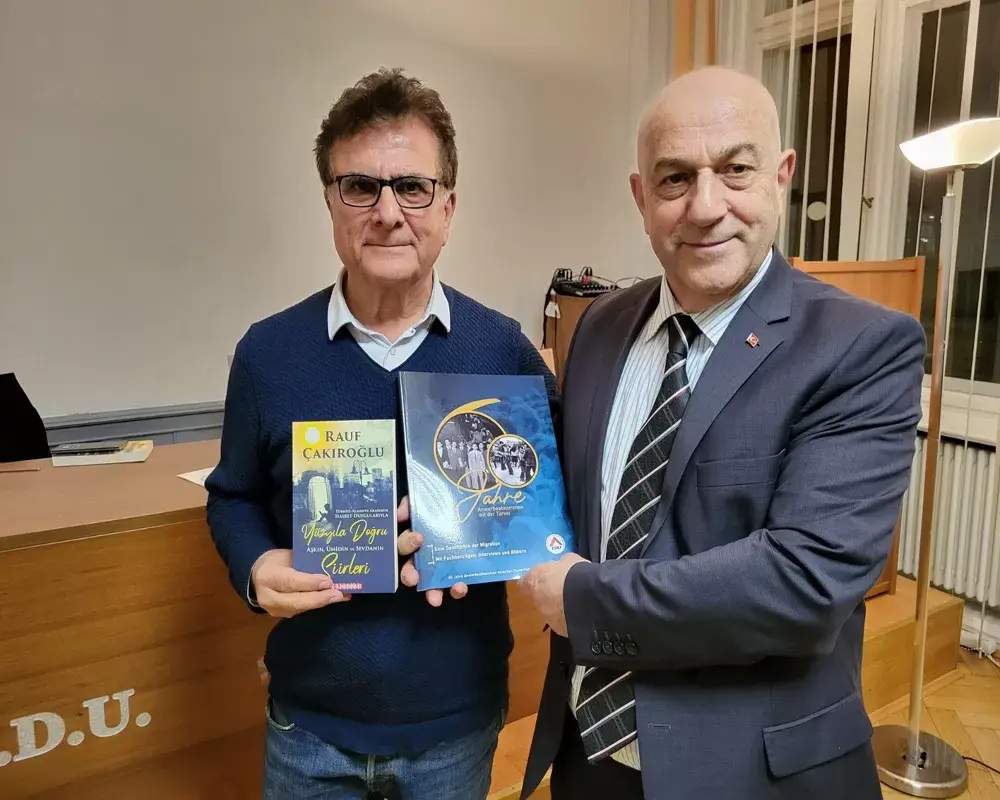 Rauf Çakıroğlu şiir kitabını tanıttı