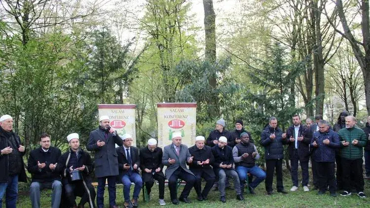Arife gününde ölülerimizi rahmetle andık