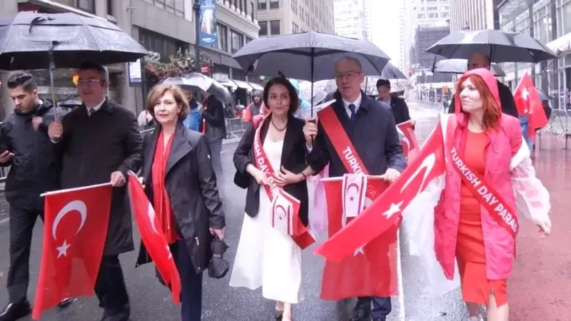 Manhattan’da ‘Mustafa Kemal’in Askerleriyiz’ sloganları