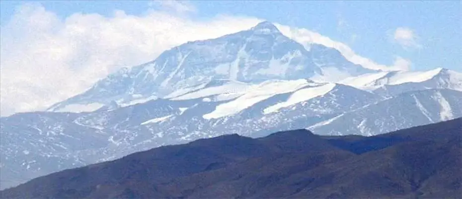 Nepalli dağcı 26. kez Everest’e tırmanarak zirve rekorunu egale etti