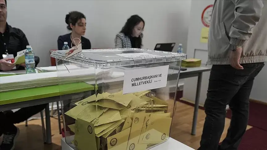 Yurt dışındaki yaklaşık 700 bin seçmen oy kullandı