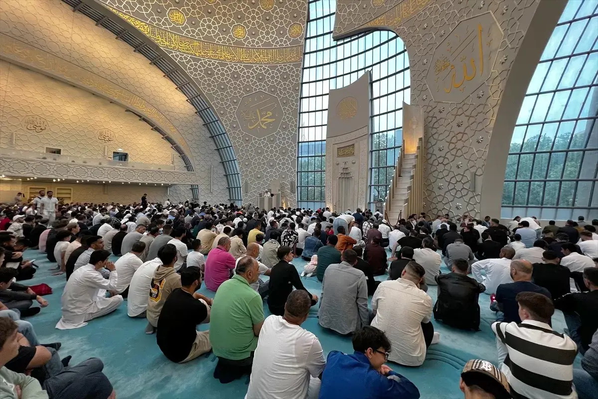 Almanya'da Kurban Bayramı namazı kılındı