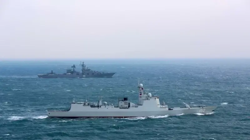Japonya açıklarında Tayvan yakınlarında Rus savaş gemileri görülüyor