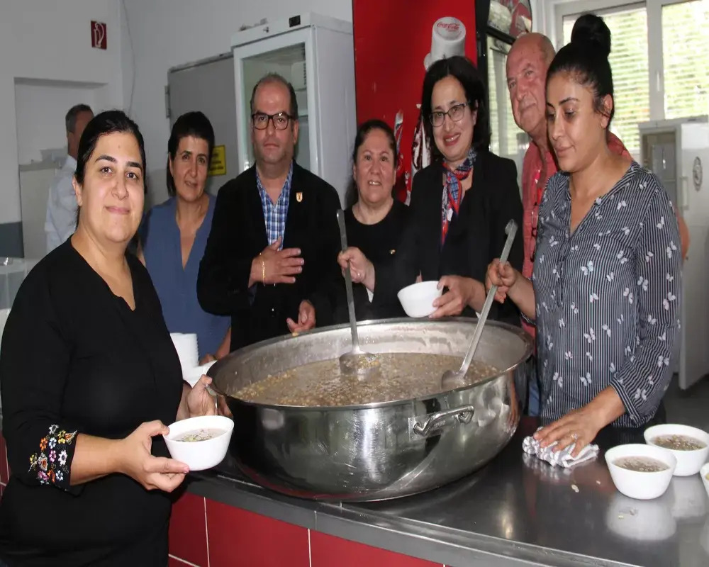 Nürnberg Alevi Kültür Merkezi- Cemevi’nde aşure lokması paylaşıldı